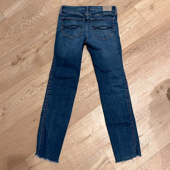 Abercrombie & Fitch straight leg mid rise fringe stretch jean size 4 short - Picture 4 of 5